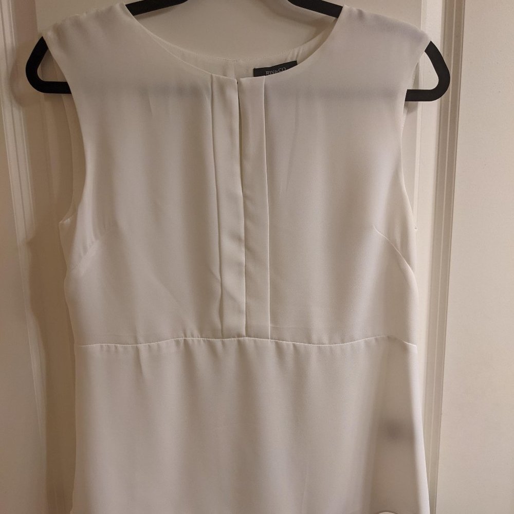 White High Low Hem Sleeveless Crepe Blouse